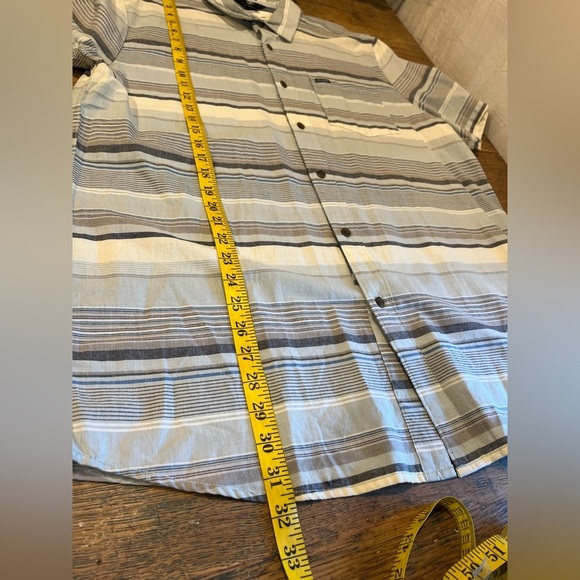 VOLCOM Striped Button-Up Shirt - - Size XL - NWT - Picture 5 of 7